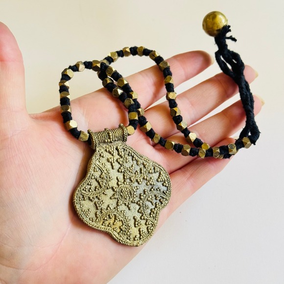 VTG Regency style Regal necklace Statement Ornate brass medallion Runway 20"L - Picture 1 of 7